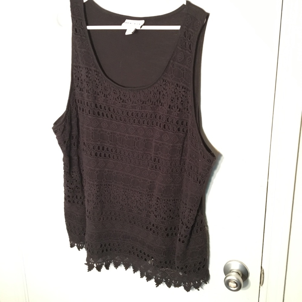 Black shirt with crotchet front